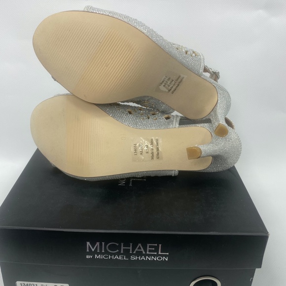 Women’s 8.5 Silver Allie Laser Cut Suede Heels Michael by Michael Shannon NWOT - Picture 5 of 7